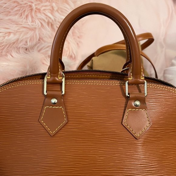 Louis Vuitton Epi Alma PM Cipango with Shoulder Strap and Dust Bag -Pristine - Picture 4 of 14